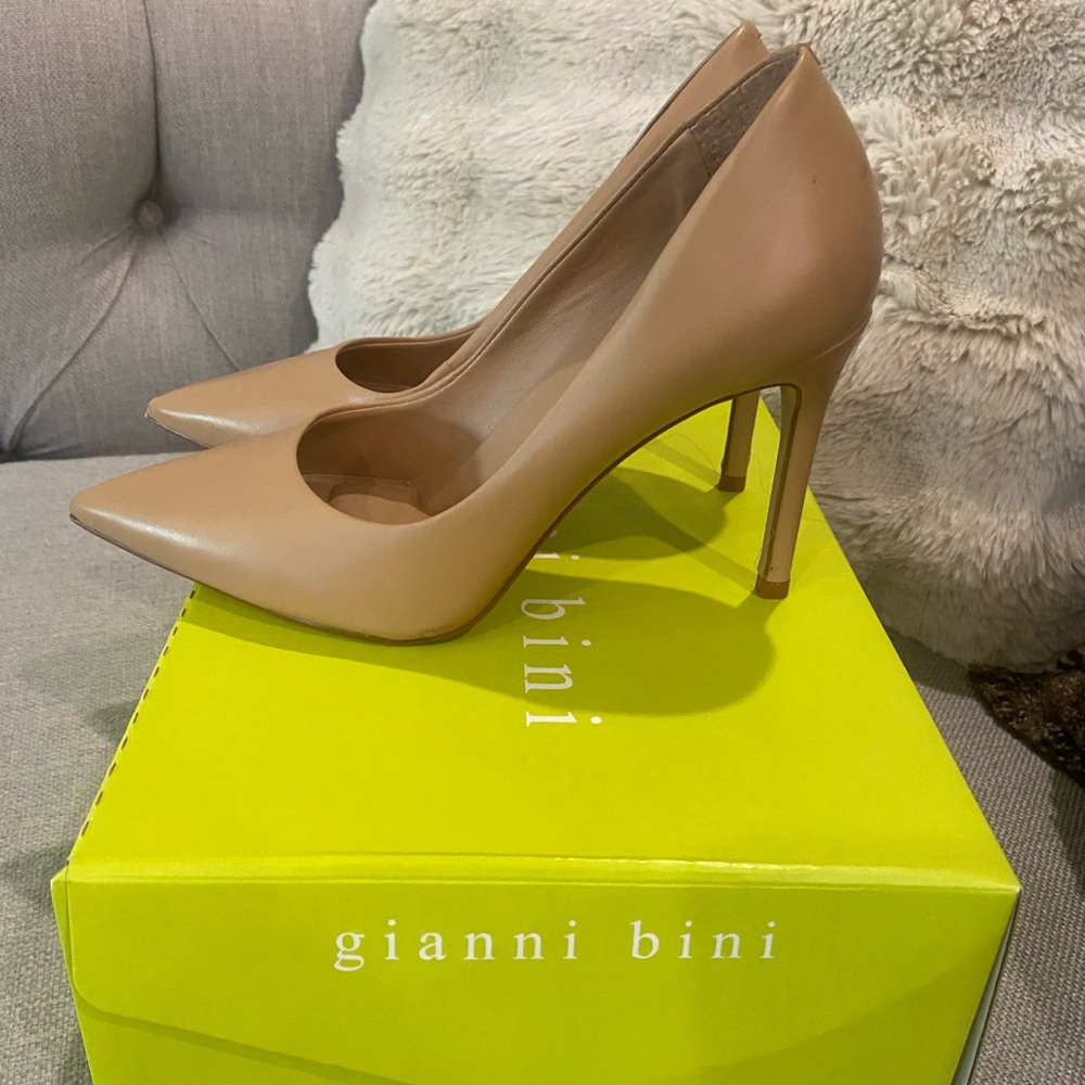 Gianni Bini Nude Pointed-Toe Leather Pumps